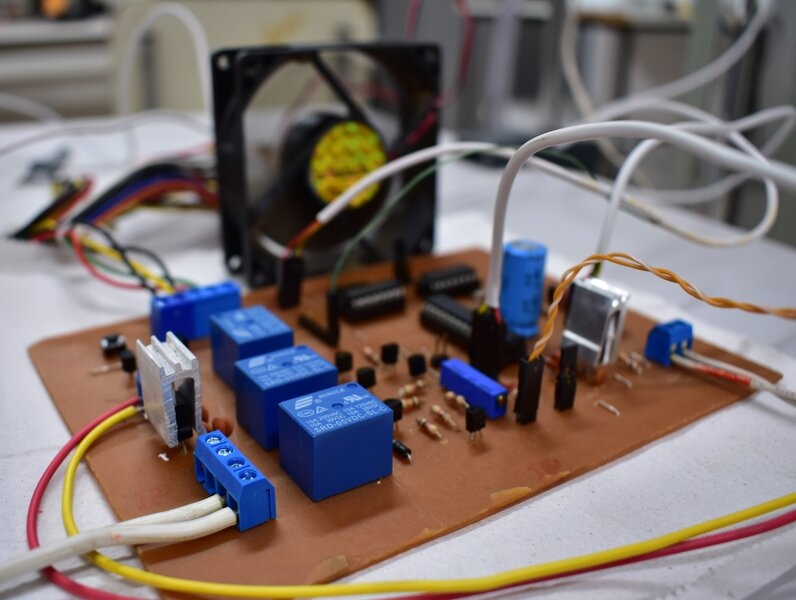 Imagem da placa de circuito impresso do experimento Hidrostática